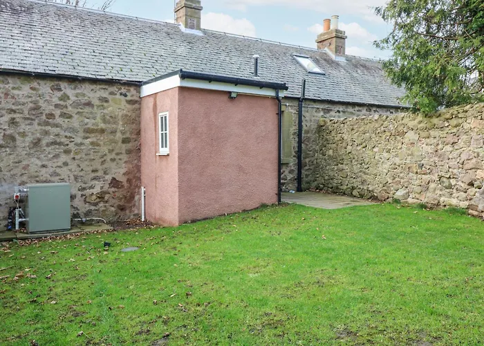 8 Barney Mains Cottage